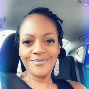 Meet your Posher, Cassandra